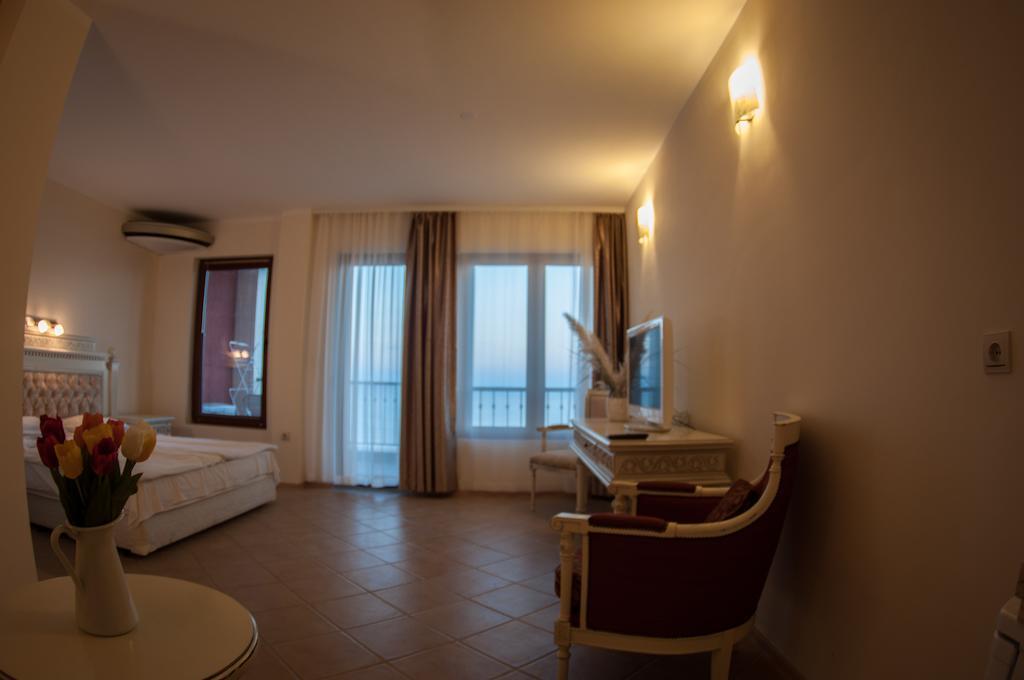 Rocamar Beach Resort Царёво Номер фото